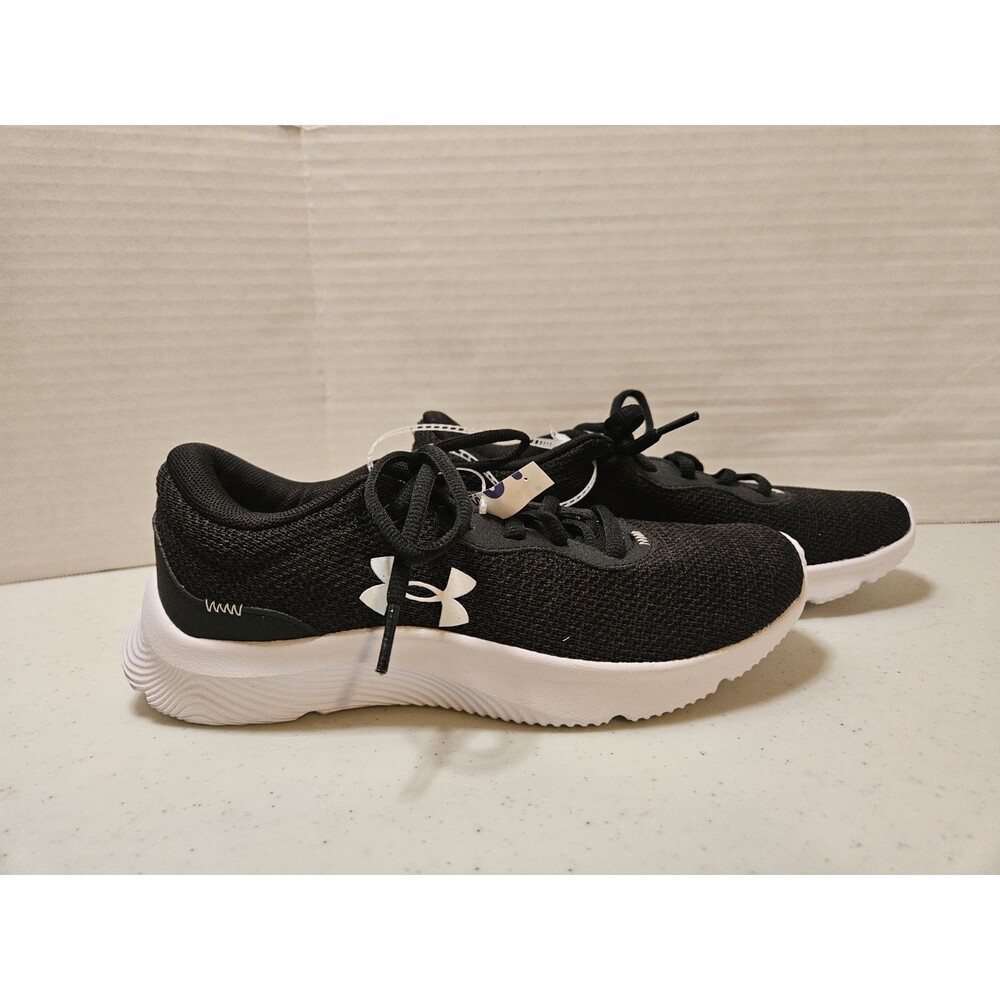 Under Armour Womens Mojo 2 Black & White Size 5.5 Brand New Tennis Shoes